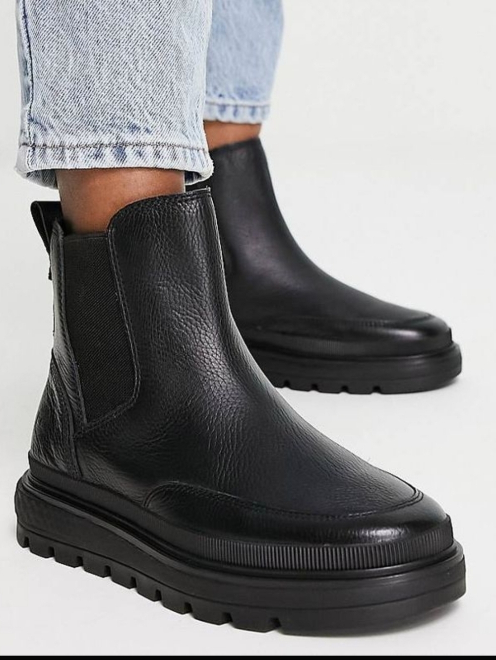 Timberland Ray City Black Leather Chelsea Lug Sole Boots